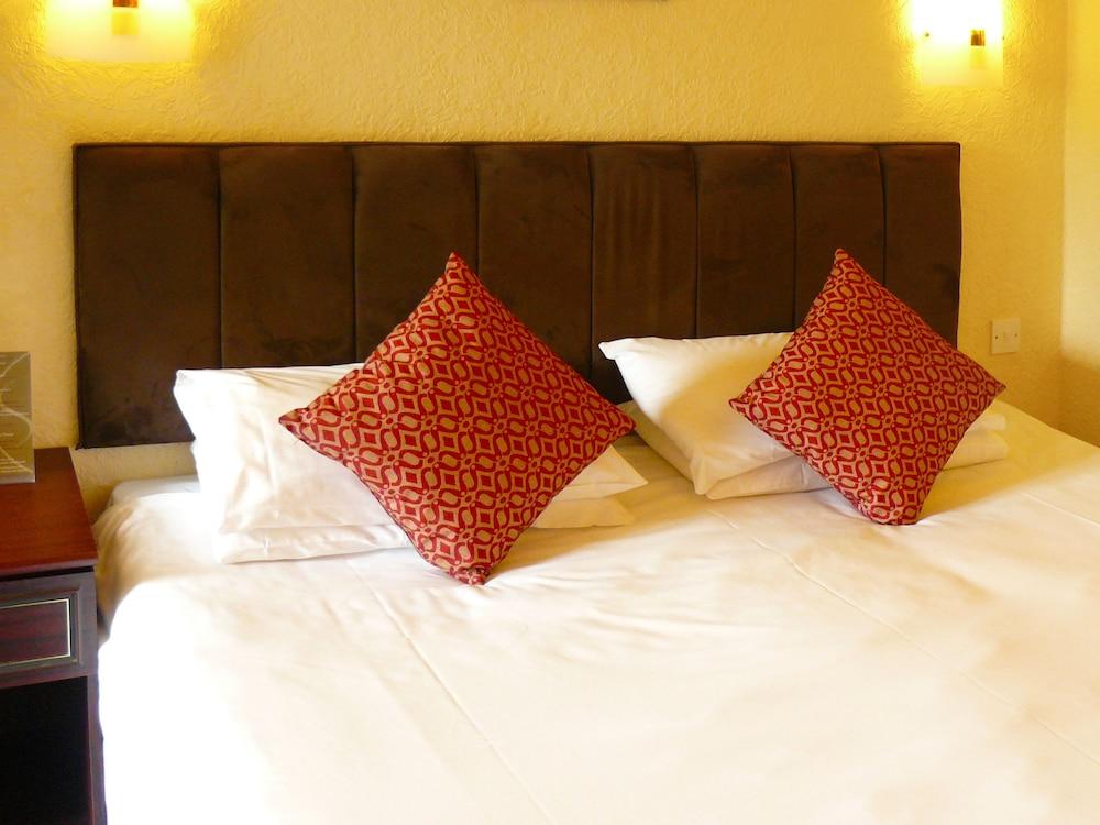 Springfield Hotel & Health Club Halkyn Экстерьер фото