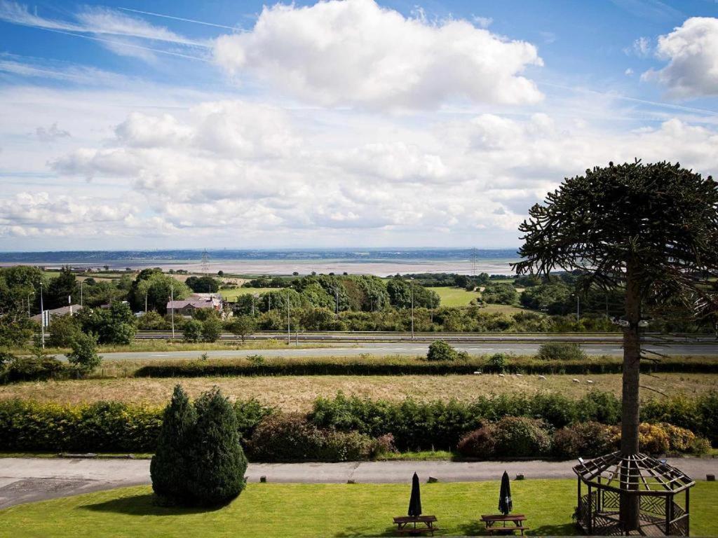 Springfield Hotel & Health Club Halkyn Экстерьер фото